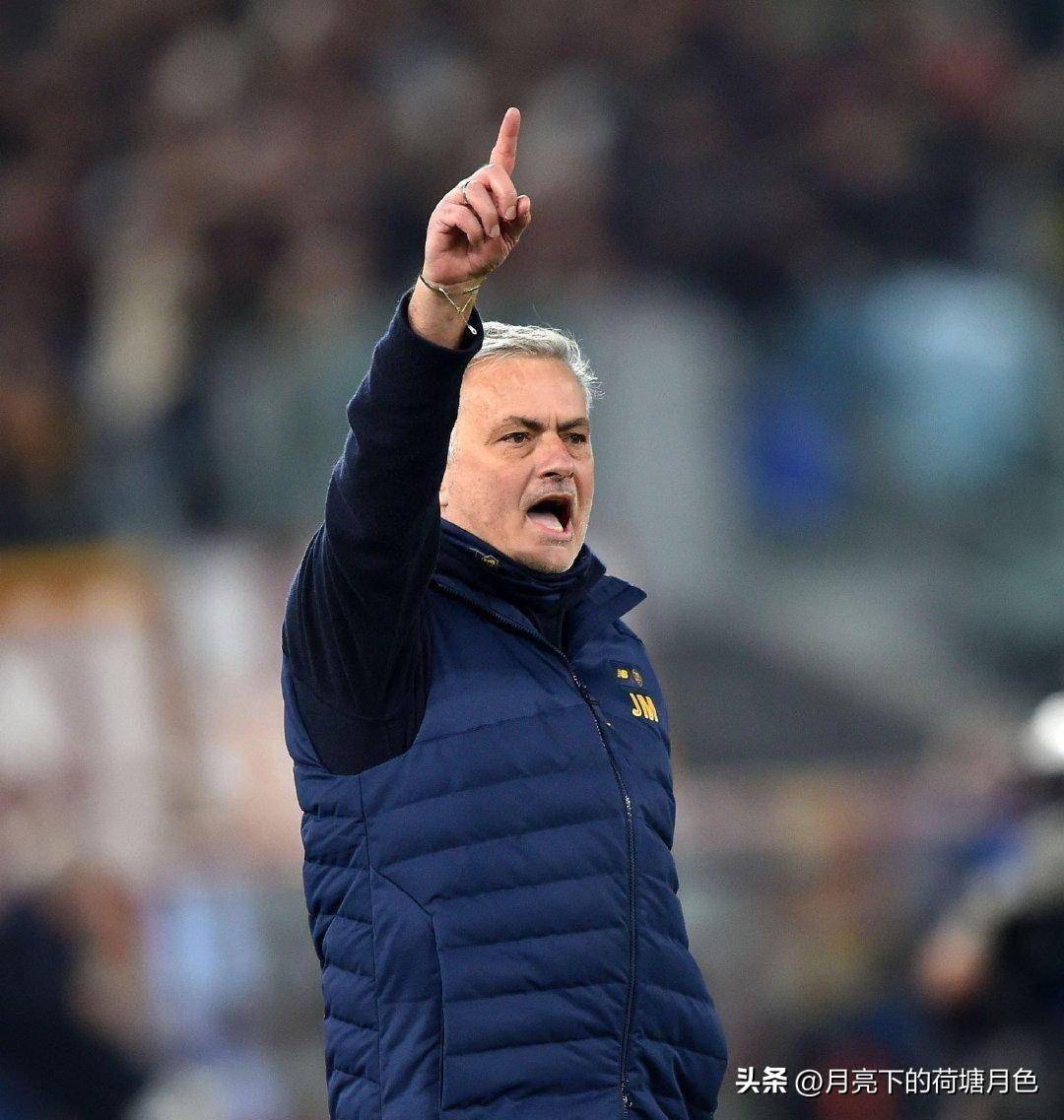 包含川蜀雄鲨队小胜剑门山猫队，冲浪附加赛上演裁判判罚引热议！传控打穿防线的词条