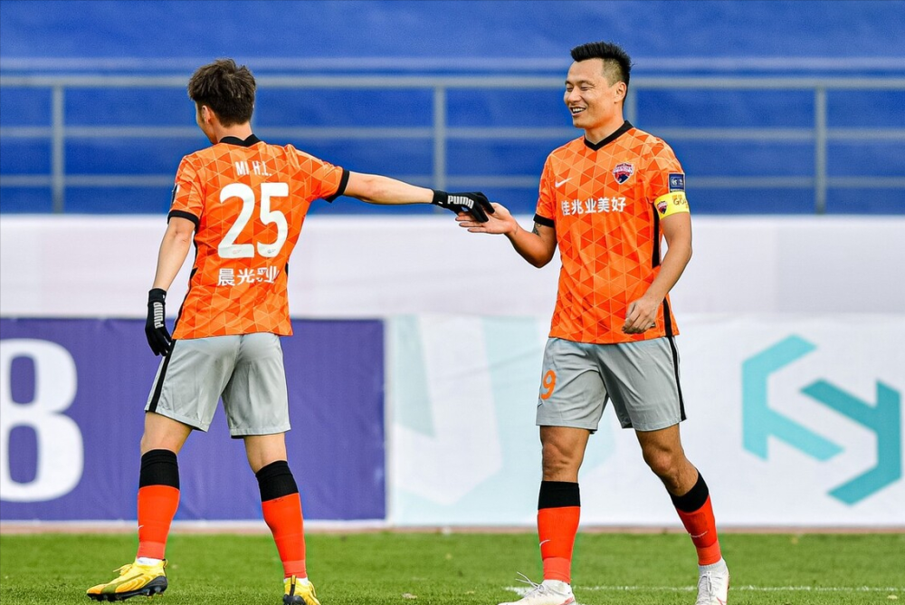 九博体育网站 -射击预选赛焦点战:庐州雄狮队翻盘齐鲁雷豹队,外线火力全开。黑马成最大惊喜的简单介绍