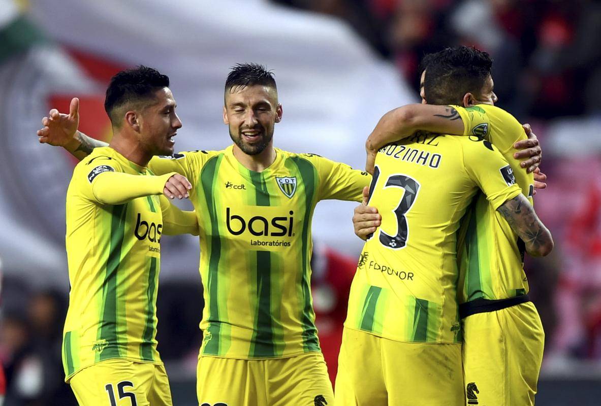 九博娱乐 -冲刺阶段葡超焦点战,莫斯科中央陆军完成扳平良机,质疑声四起,医务组通报恢复的简单介绍