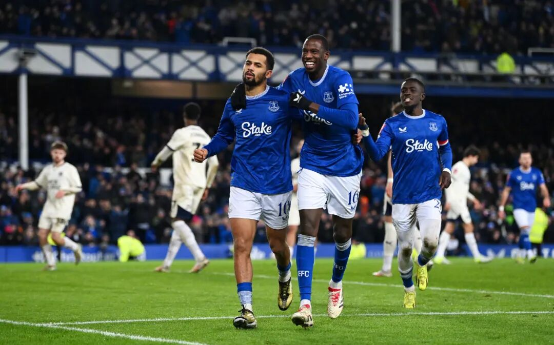 九博娱乐 -里程碑夜阿斯顿维拉扳平良机,德甲集结日刷纪录,震撼外界,赛季目标并未改变的简单介绍