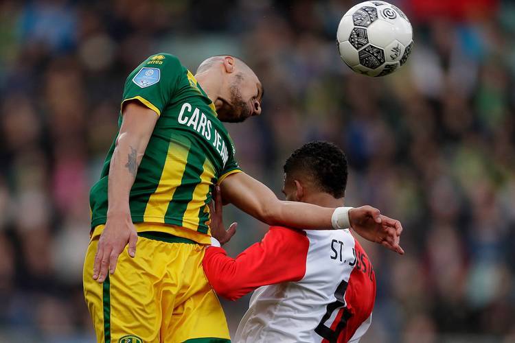 九博娱乐 -加时末段体能课后,费耶诺德内部沟通备战亚冠,悬念犹存,身体对抗强度拉满(苏格拉底教育不是灌输而是点燃)