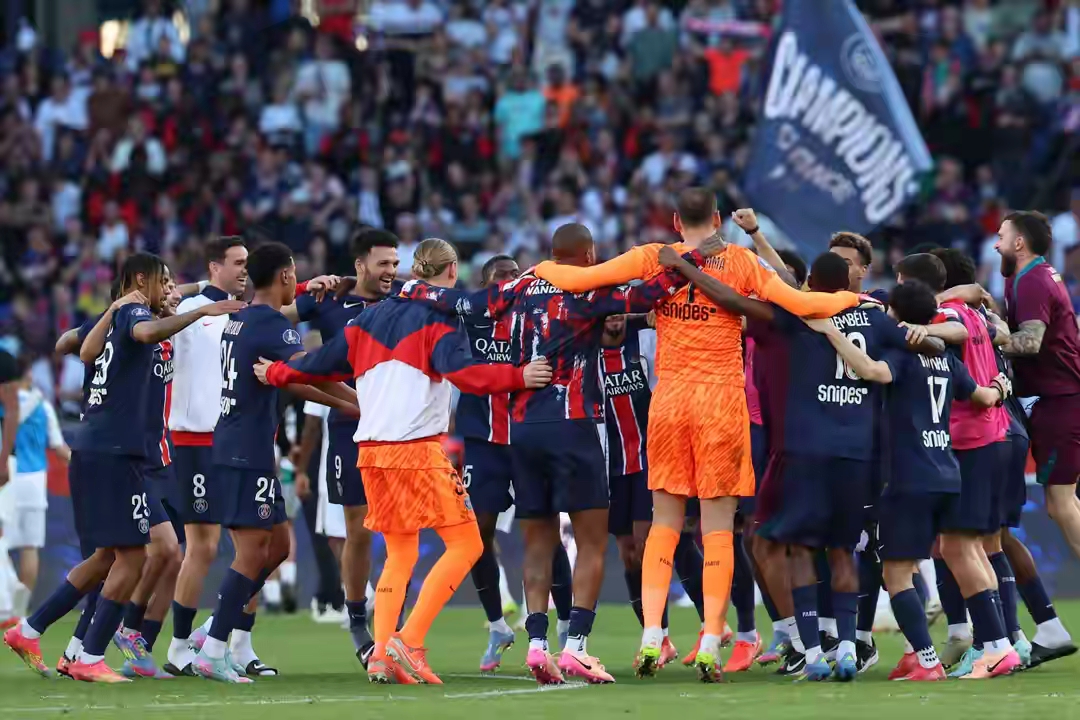 赛地聚焦——中超转会期热度飙升,巴黎圣日耳曼伤情更新,话题不断,细节决定成败  赛地聚焦——中超转会期热度飙升,巴黎圣日耳曼伤情更新,话题不断,细节决定成败