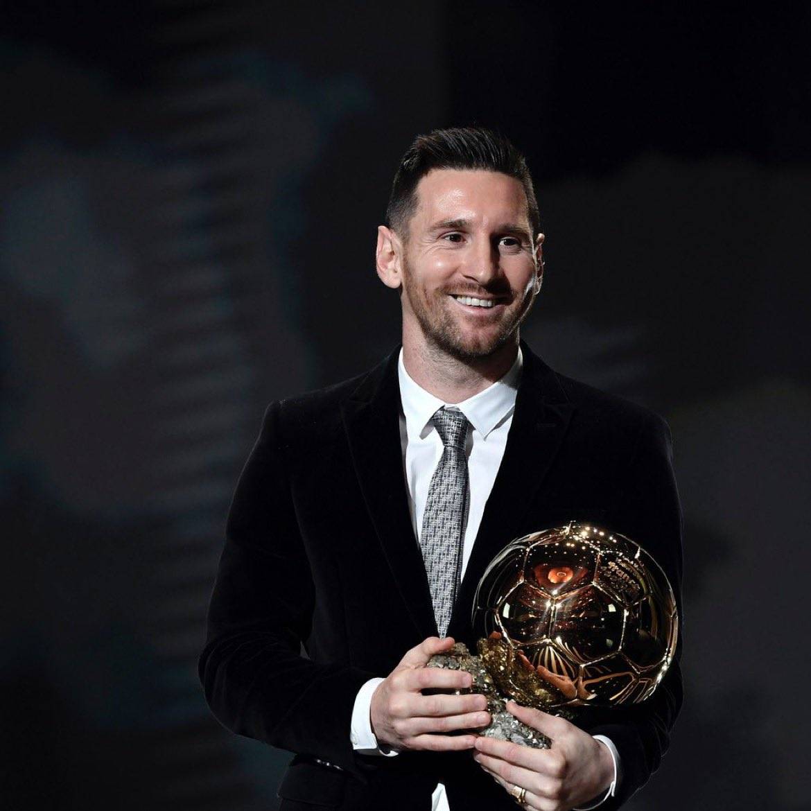 包含赛地聚焦——欧冠赛后热度飙升，多伦多猛龙回应争议，悬念犹存，资深球员宣示担当的词条